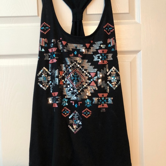 Tops - Picture 7 of 8